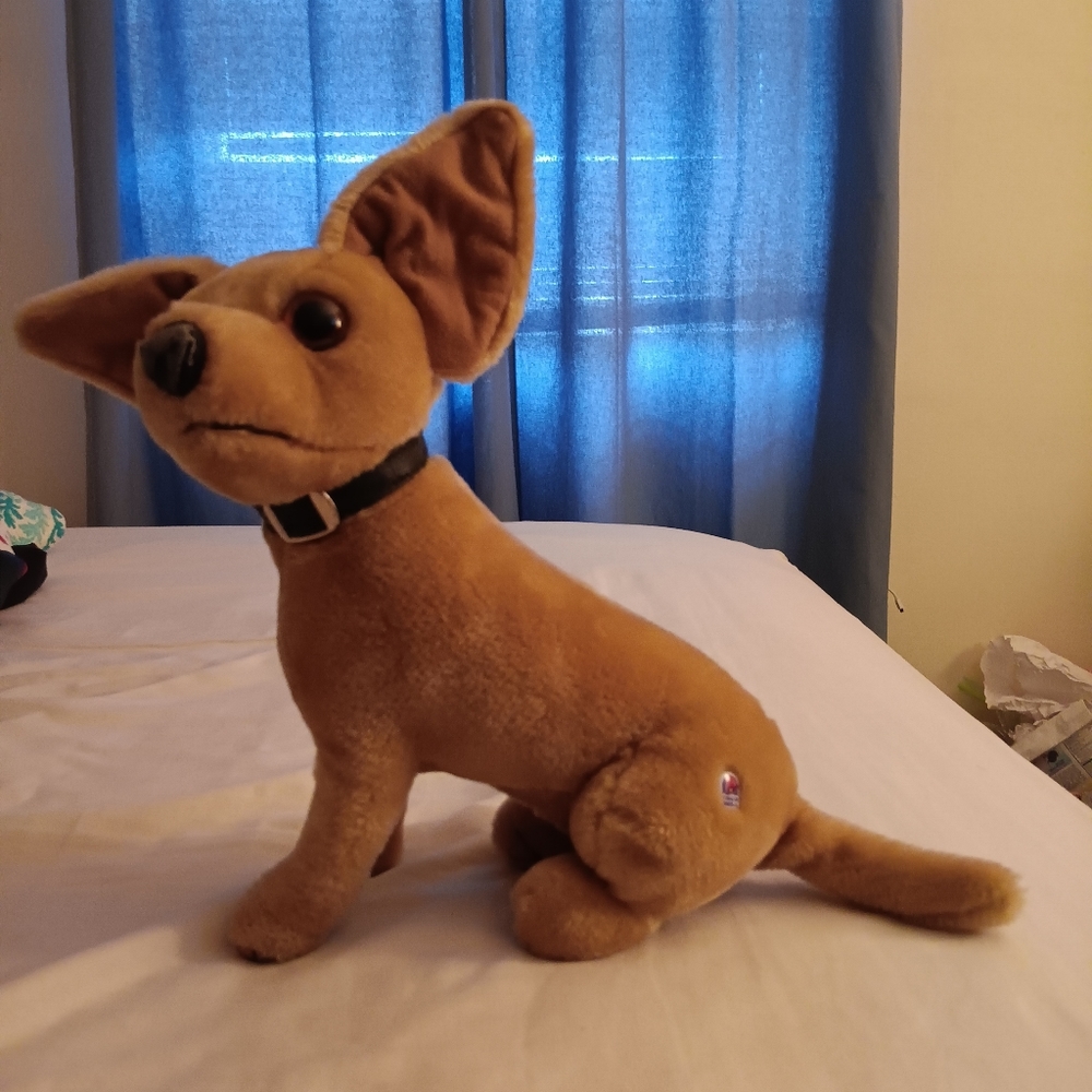 Vinatge 1996 Taco Bell Chihuahua Talking Plush